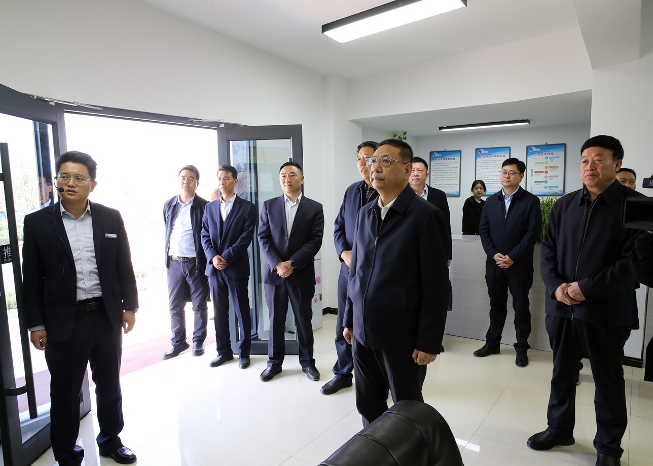 慶陽(yáng)市政協(xié)領(lǐng)導(dǎo)蒞臨我公司指導(dǎo)調(diào)研工作